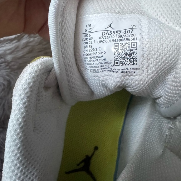 Women’s Air Jordan 1 Mid LX 'Off White Opti Yellow - Picture 5 of 5